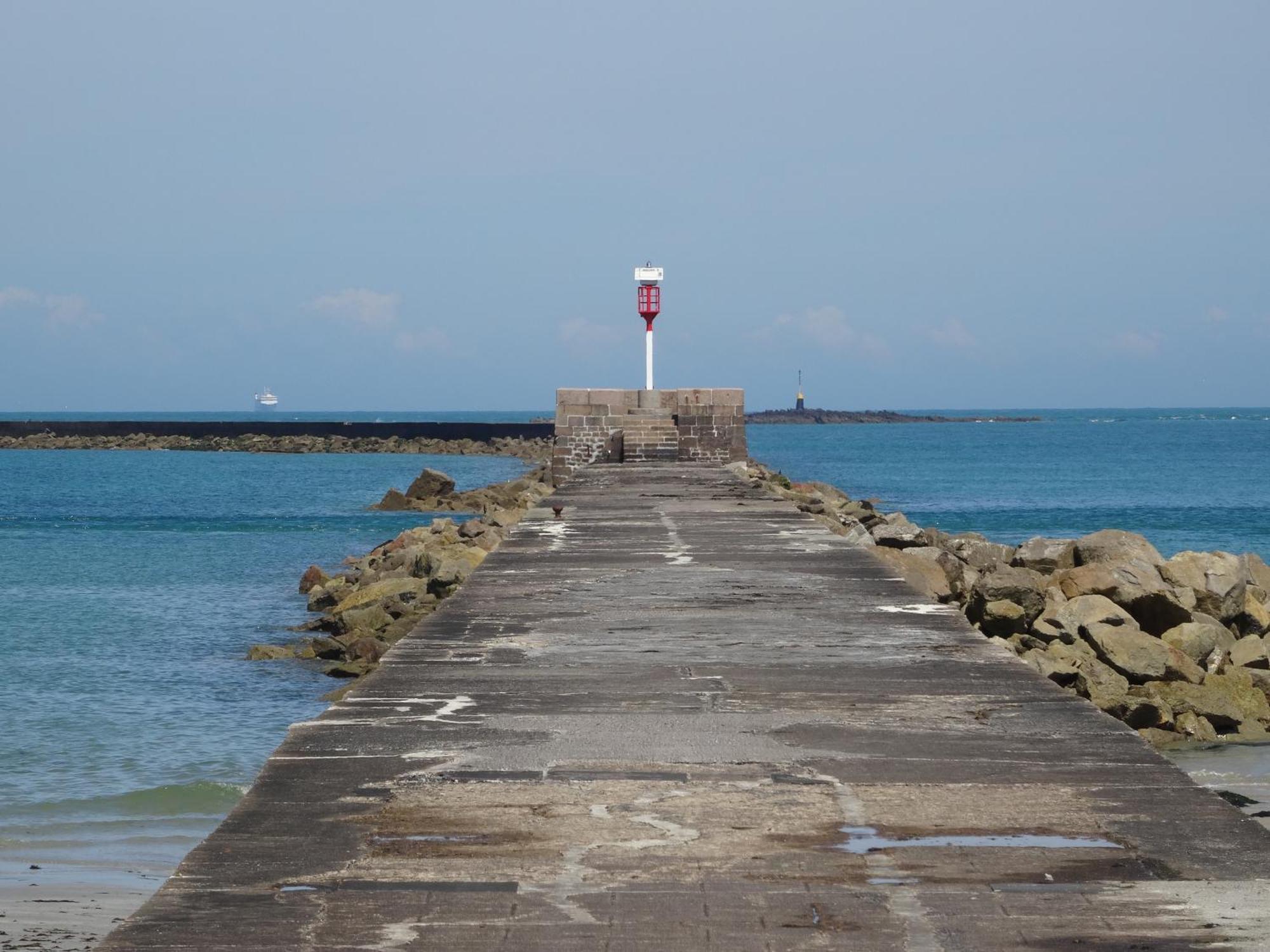 Gite "Rose Des Sables" - 800M De La Plage De Surtainville, Proche Commerces - Piscine En Juillet Et Aout Eksteriør billede
